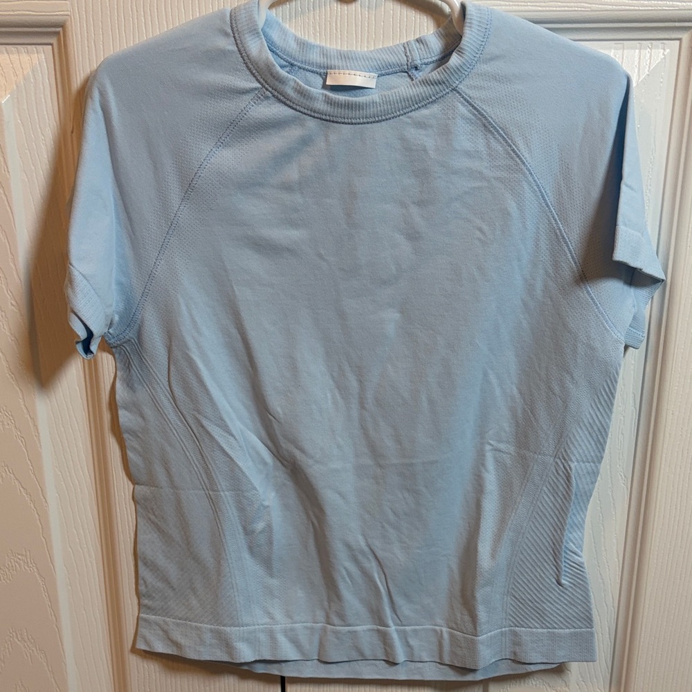 Athleta Light Blue Kids Short Sleeve Tee